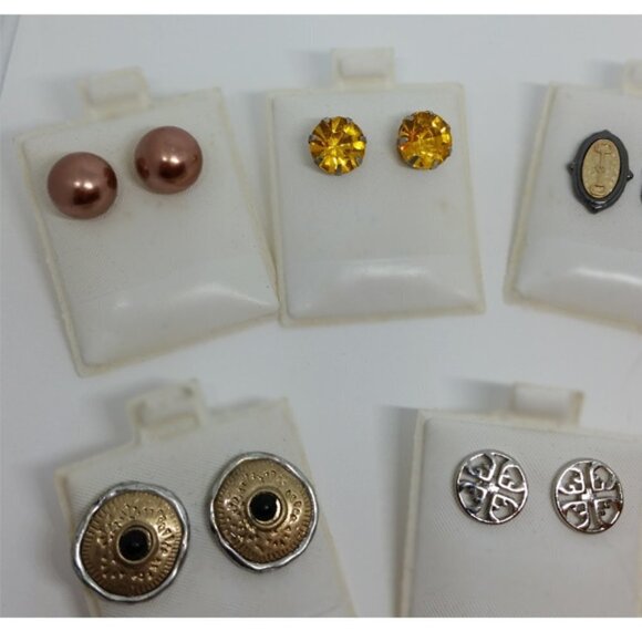 NEW old stock bundle lot 7 small post/stud earrings. - Picture 2 of 3